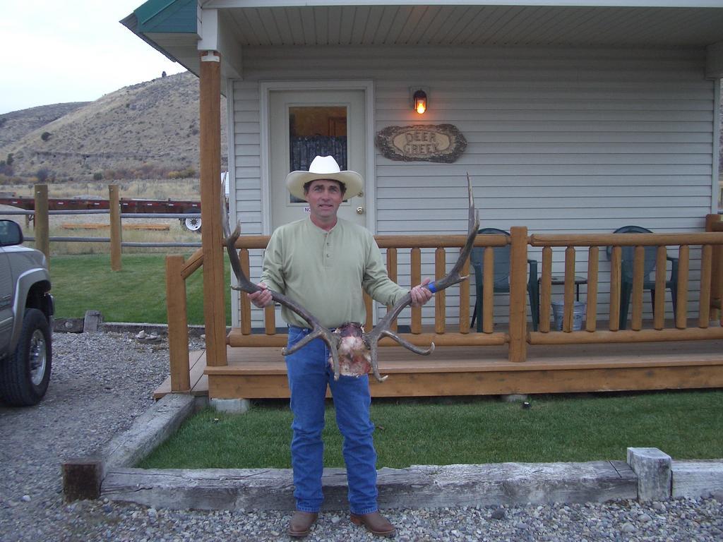 Sleepy J Cabins Swan Valley Exterior foto